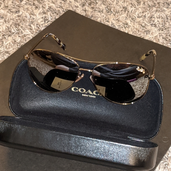 NEW! Authentic Coach Aviator Sunglasses 🕶️ **FIRM PRICE** - Picture 1 of 15